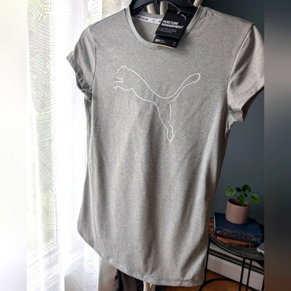 162.Nwt Puma Heather Gray Tee with Logo - Picture 1 of 2